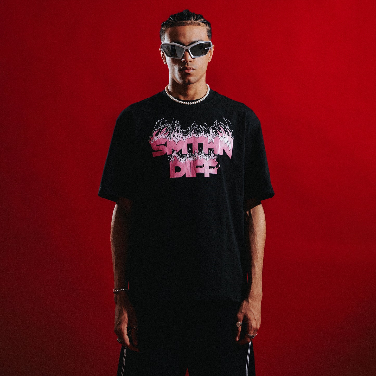 SMTHN DIFF Black Tee